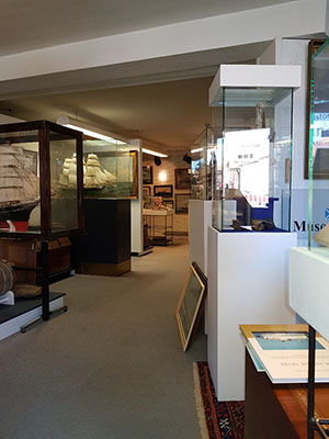 Ned gennem museet